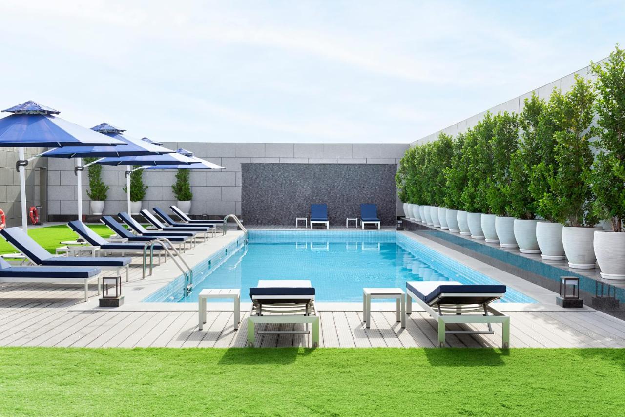 Asiana Grand Hotel Ντουμπάι Εξωτερικό φωτογραφία The swimming pool at the hotel